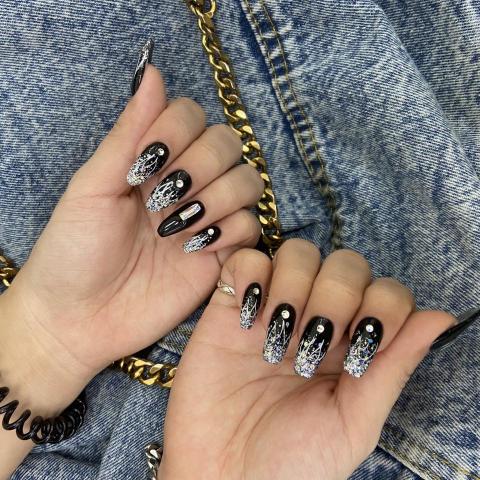 女指美甲工作室 - 