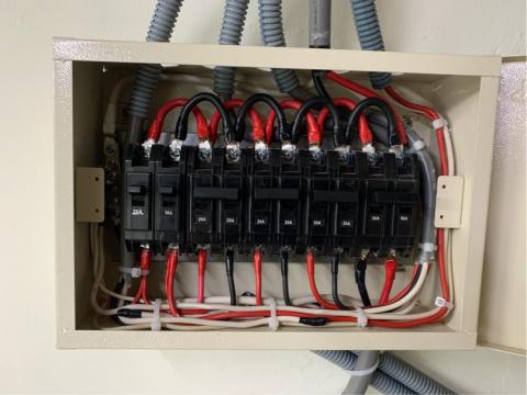 羅羽駿 - 電箱迴路及線路整配