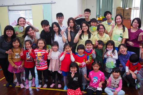 小伊 - 幼稚園帶動