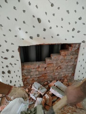 阿良居家拆除宅修 - 管道間開孔石頭不掉落