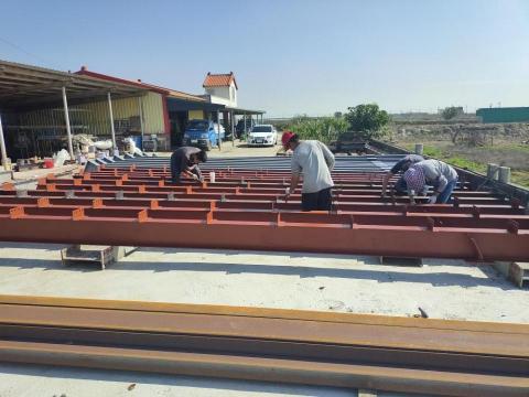 義心工程行 - 上防銹漆