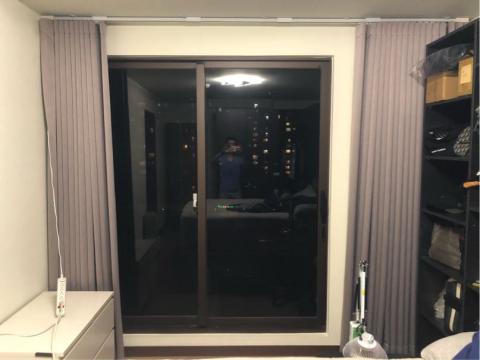 謙邑(采婕)實業有限公司 - 電動雙開紫藕色蛇行簾