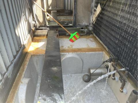 水晶晶冷氣工程 - 冰水機冷卻水塔水槽除垢清洗