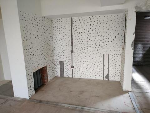 阿良居家拆除宅修 - 牆壁打毛及新設管溝