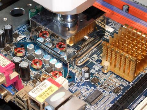 勤賢工作室 Jerry - 修理主機板 勤賢工作室 Jerry - 修理主機板