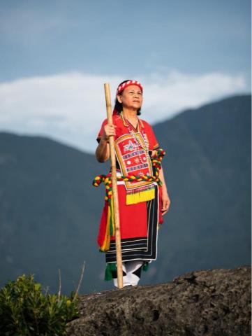 宏音影視製作有限公司 - 音樂錄影帶《日出東方》劇照