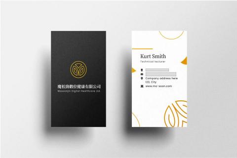 劉晏庭 - 在標誌設計裡,使用雙手捧上的意象,代表將客人的需求擺在第一的重視;顏色採用太陽的金黃色及高雅的黑色,代表著溫暖幸福及高貴、時尚的識別意涵。 劉晏庭 - 在標誌設計裡,使用雙手捧上的意象,代表將客人的需求擺在第一的重視;顏色採用太陽的金黃色及高雅的黑色,代表著溫暖幸福及高貴、時尚的識別意涵。