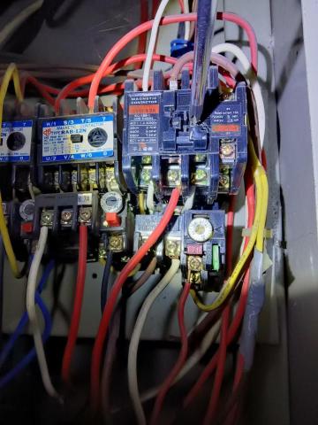 豐富冷氣水電工程行 - 更換抽水機電子器材