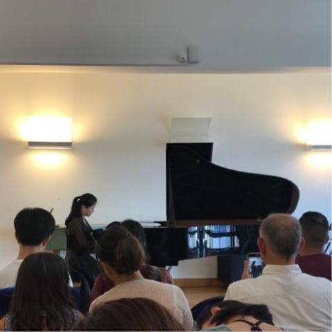 簡老師內湖音樂工作室（到府有合作老師，也可參加發表會） - 巴黎演出