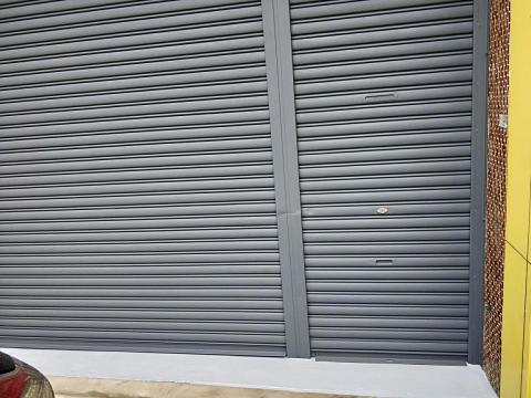 專業漆匠 - 鐵卷門除鏽油漆