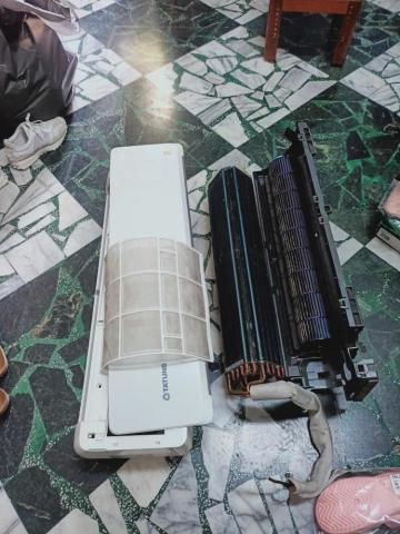 泰辛水電 - 分離式冷氣室內機拆解完成準備清洗