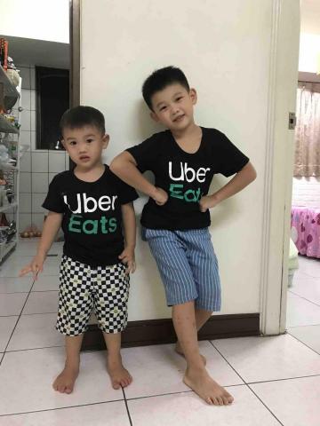 提供canva商用ptt服務的專家李阿傑