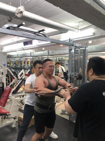 ～Aaron教練～ - 教練就是要會教也會練，對自己的本質學能也不馬虎，從自我要求做起！！