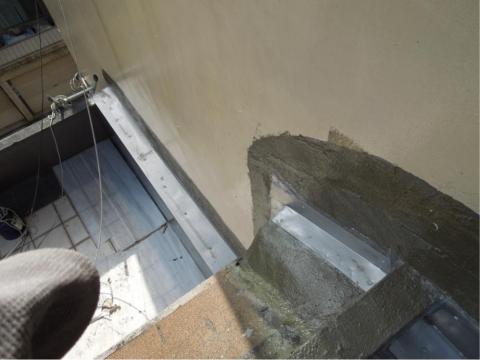 林金寬 - 鄰牆間隙漏水致1-4樓整個壁癌