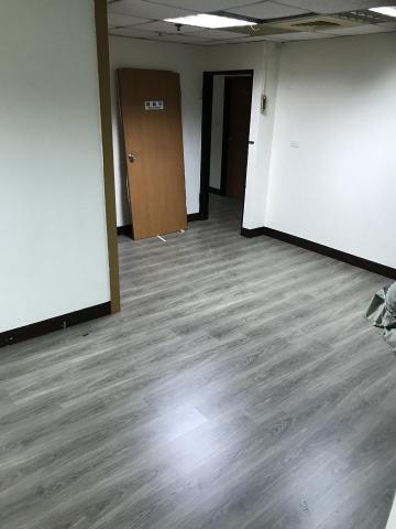 王露鳴 - spc地板