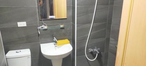 小辰水電泥作維修行 - 