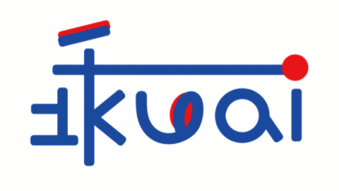 胡宇甄 - 利用中文字的「乖」跟英文的「kuai」結合, 讓不懂國字的外國人也能知道「乖」的發音, 英文字母 u 設計成舔嘴的圖騰以示美味,保 留原本的配色,但卻設計成清新簡單的風格, 別於傳統老舊的氣息。 胡宇甄 - 利用中文字的「乖」跟英文的「kuai」結合, 讓不懂國字的外國人也能知道「乖」的發音, 英文字母 u 設計成舔嘴的圖騰以示美味,保 留原本的配色,但卻設計成清新簡單的風格, 別於傳統老舊的氣息。