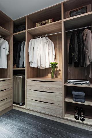 康禾設計有限公司 - 夢想更衣間