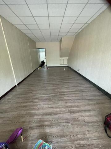 益昌室內裝潢 - 壁紙。塑膠地磚。