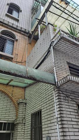 長岳水電工程行 - 外牆配置管路