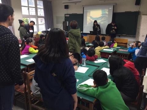 嚴鈺淇 - 竹友會返服活動之創意課程