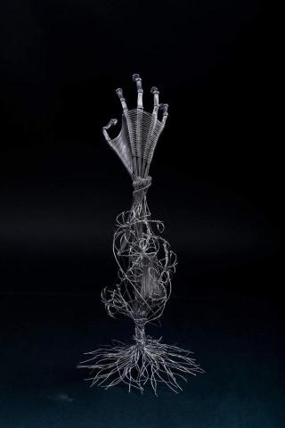 張廷碩 - 鋁線藝術 掙扎 包裝 痛苦