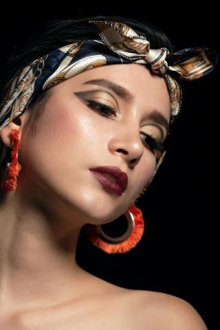 Zoramakeupartist - 商業妝髮造型、飾品搭配 Zoramakeupartist - 商業妝髮造型、飾品搭配