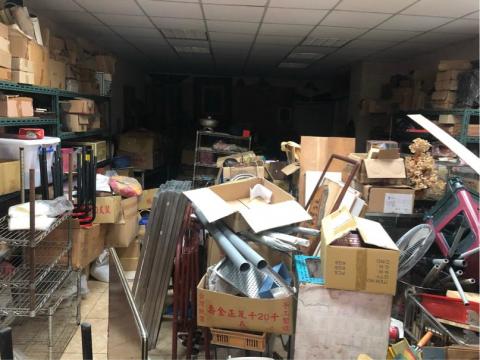 收納魔術靈 Tidying Magic - 凌亂倉庫整理前