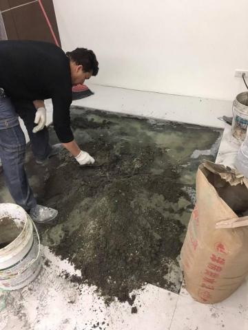 安氏國際。 磁磚。油漆。 家庭裝修 - 師父施工中