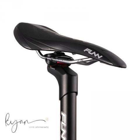 微刻影像 vivik photography - 商業情境攝影範例:

使用瑞典頂級Profoto棚燈，三燈佈法表現產品質感。