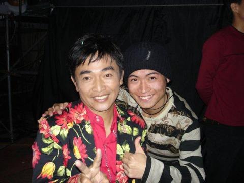 主持人皮卡丘 - 