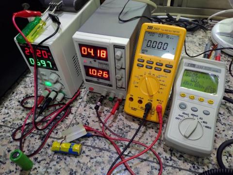 草世木維修工作室/水貨電器維修 - 鋰電池充電測試設備