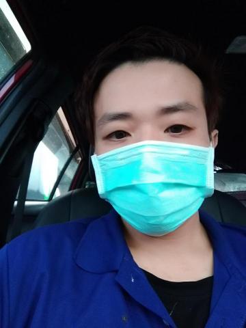 提供除蟲服務的專家陳先生