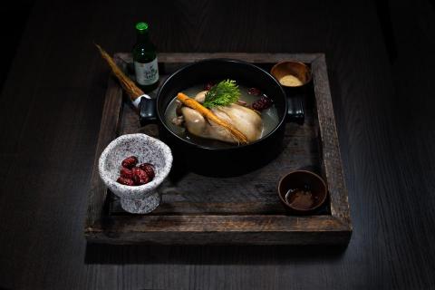 Eric Huang Photography - 美食形象樣稿
韓式人參燒酒雞
