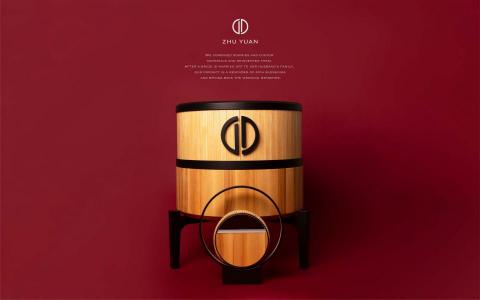 梁博凱 - 與兩位同學一同完成的畢業專題，以傳統嫁妝文化為出發點出發，擷取嫁妝既有的意象，並加以重新設計。