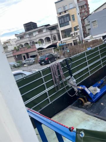 潘昆彤 - 載貨位子