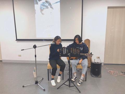 黃旳 - 南台科技大學餐旅系餐會表演