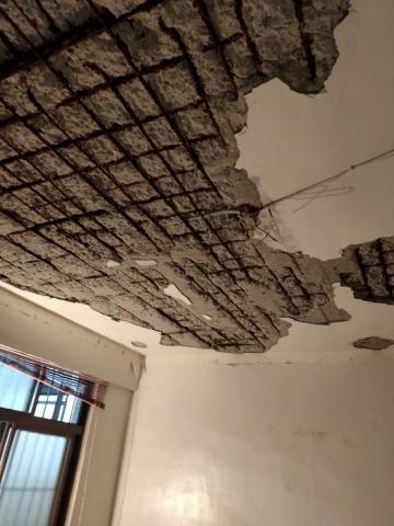 吳承晉 - 拆除下的房間天花板