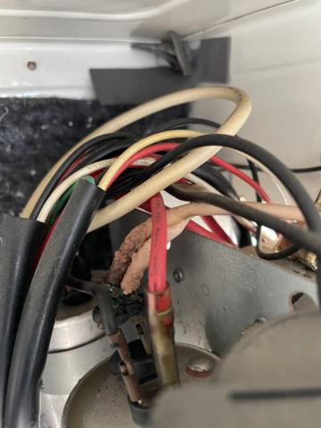 謝志賢 - 更換壓縮機運轉電容器