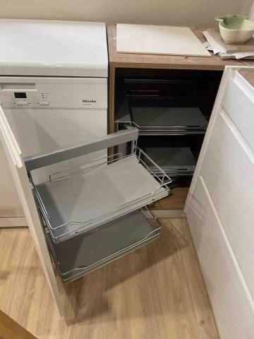 呈霏系統廚具 - 
