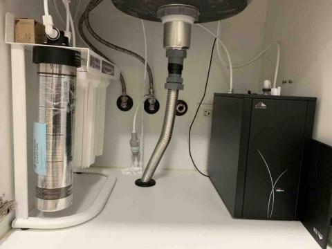 鑫棋國際有限公司 - 觸碰式櫥下雙溫飲水機