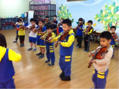 薇薇老師 - 小提琴團體班