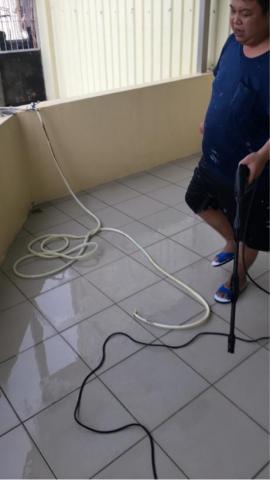 玖佰益時尚防水公司 - 路台磁磚清洗，準備防水透明防護防水漆