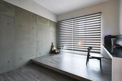 紅舍窗簾木地板 - 