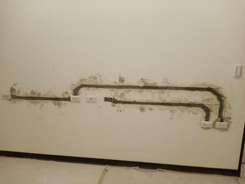 王政遠 - 水電管溝修補前 王政遠 - 水電管溝修補前