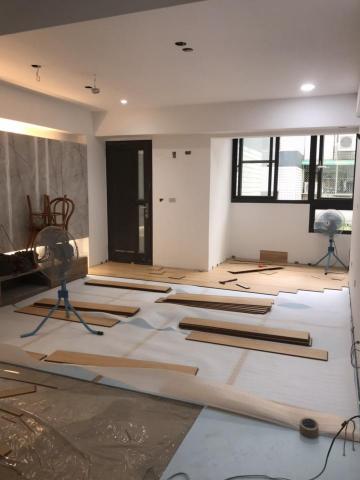 紅舍窗簾木地板 - 