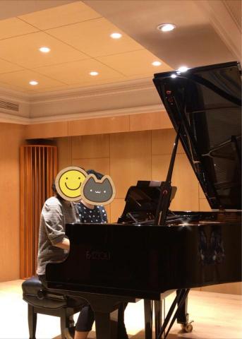 張老師 - 和學生四手聯彈