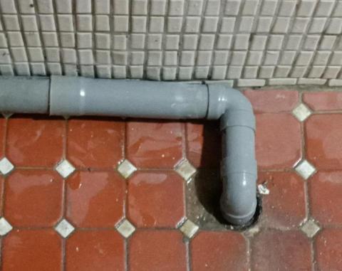 小張水電 - 小小一段排水管包含擴管縮管還有彎頭擴管接管等技術 小張水電 - 小小一段排水管包含擴管縮管還有彎頭擴管接管等技術