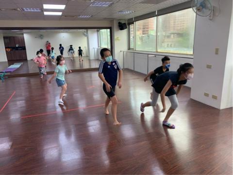 鴨子姊姊-恩庭 - 