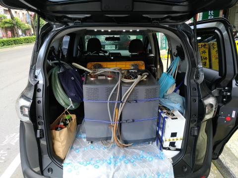 至弘接送與快遞服務 - 小型機器載運